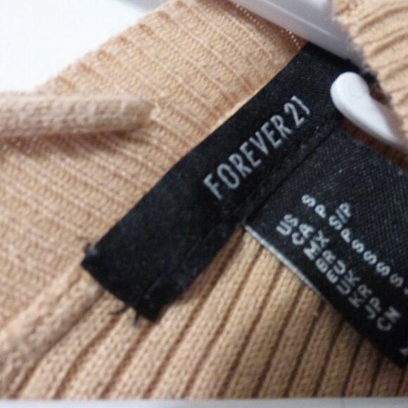 FOREVER 21 light pink sweater with open back lace up details on the back - Picture 7 of 7